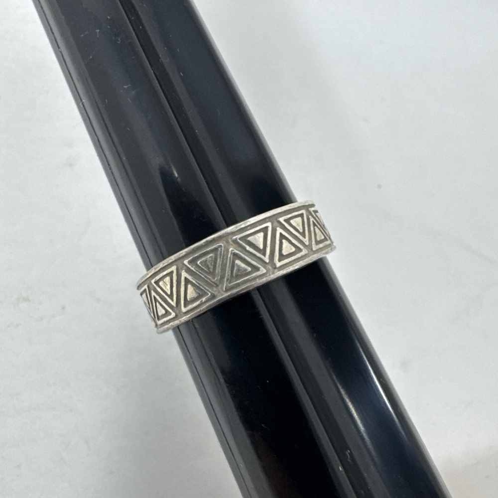 Vtg Mexico 925 Sterling Silver Band Ring Size 11.25 Geometric Triangle Pattern